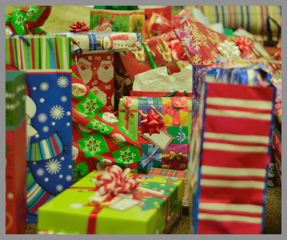 5 Christmas Gift Exchange Ideas for Big Families - FamilyEducation